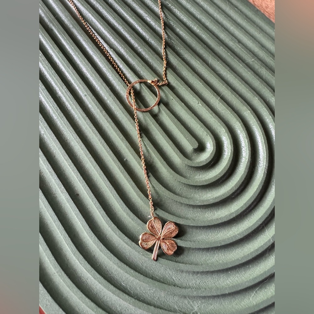 Gold Clover 🍀 Lariat Necklace